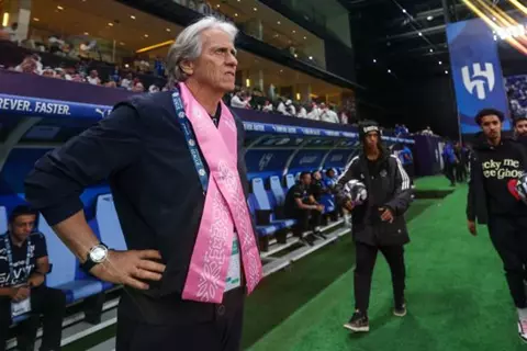 لم يتطرق للإقالة.. الهلال يتمسك ببقاء جيسوس